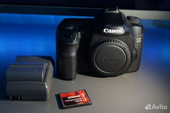 Зеркальный фотоаппарат Canon 50d