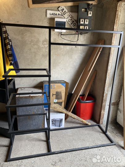 Торговое оборудование для магазина одежда