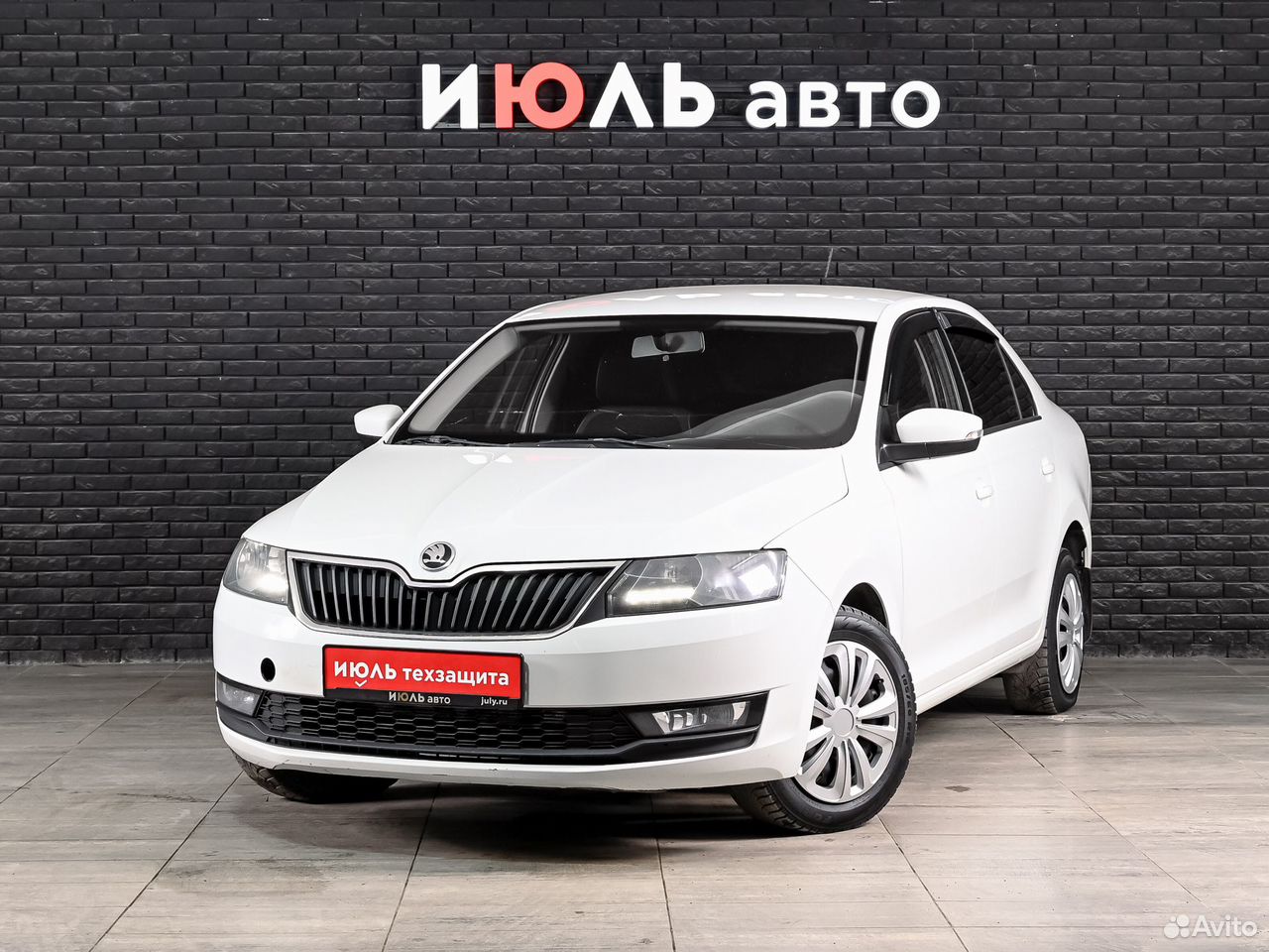 Skoda Rapid 1.6 AT, 2018, 140 380 км