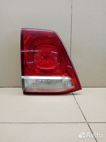 Фонарь задний внутренний левый Land Cruiser (200)