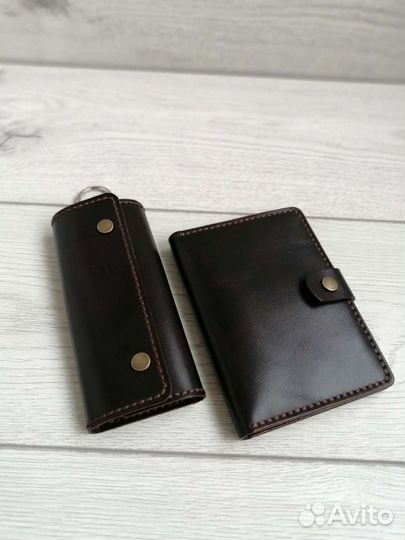 Комплект изделий из натуральной кожи