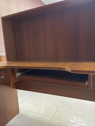 Стол-ресепшен