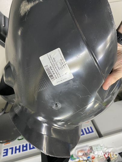 Подкрылок перед правый VW Polo 6ru809958