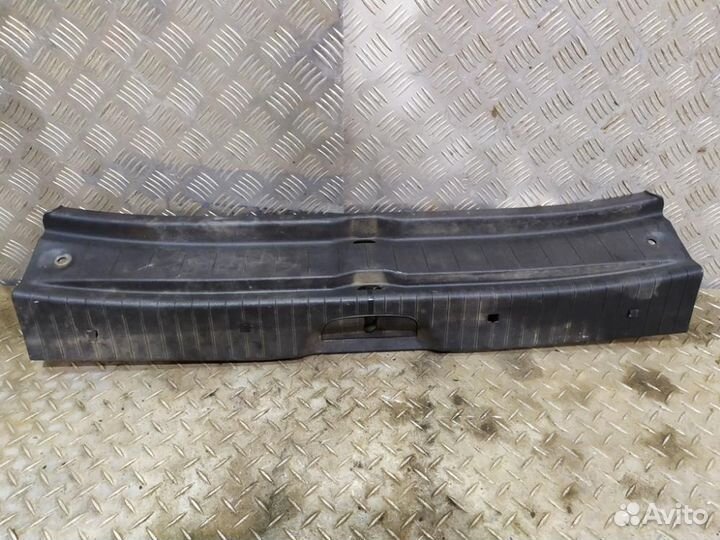 Обшивка крышки багажника A 169