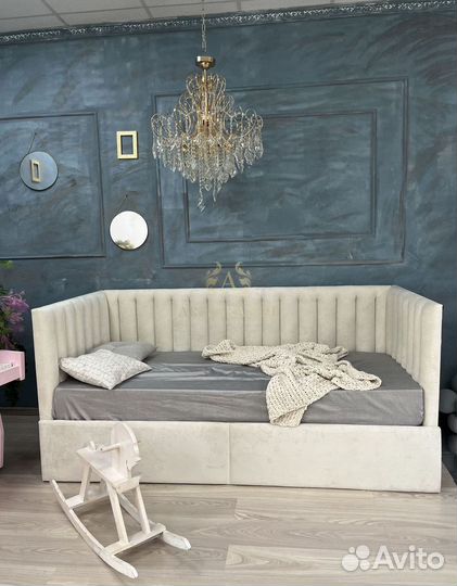 Дизайнерская кровать