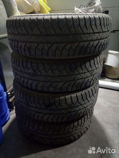 Bridgestone Ice Cruiser 7000 235/65 R17