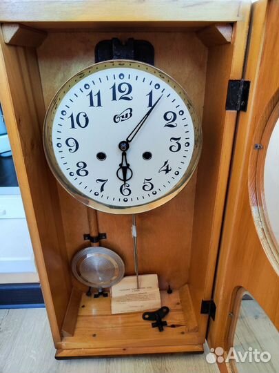 Настенные маятниковые часы с боем очз 1961