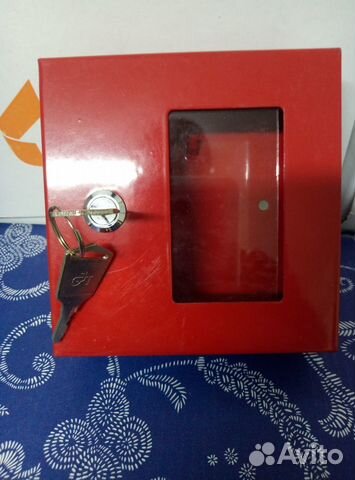 Ключница настенная металлическая