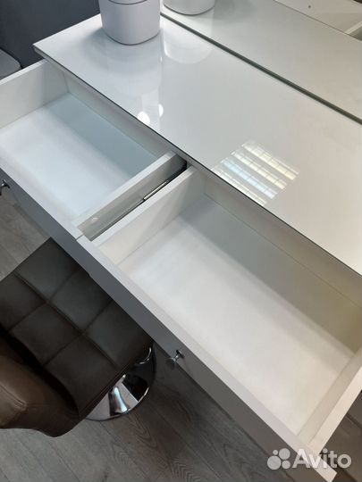 Аренда места визажиста и бровиста