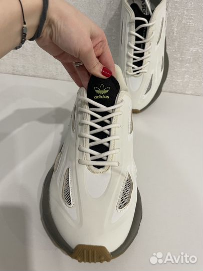 Кроссовки adidas Ozweego