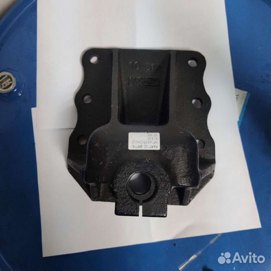 Кронштейн задний рессоры Nissan diesel fe6 mk210