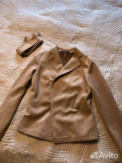 Костюм женский замшевый 42 размер