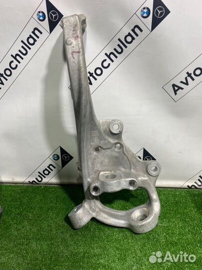 Кулак поворотный передний правый Mercedes-Benz