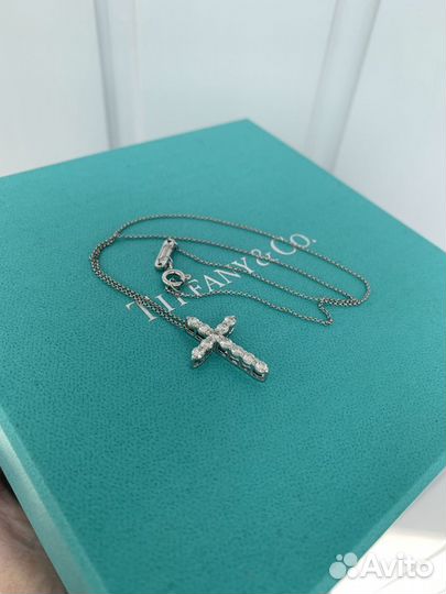 Новый золотой крест с цепью Tiffany с брил. 1.1 ct