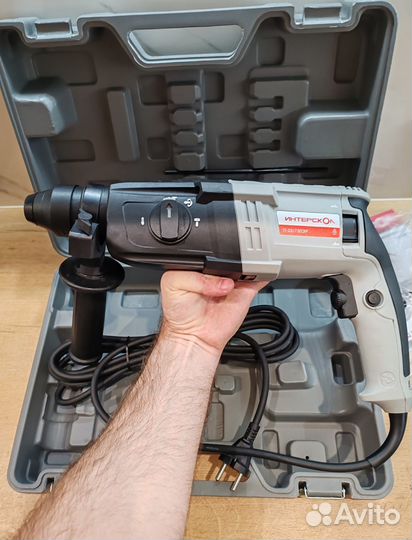 Перфоратор Интерскол 750 Вт 2.6 Дж