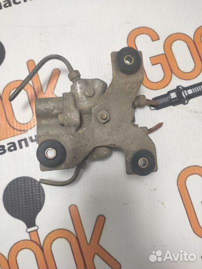 Распределитель тормозной Nissan Primera P11