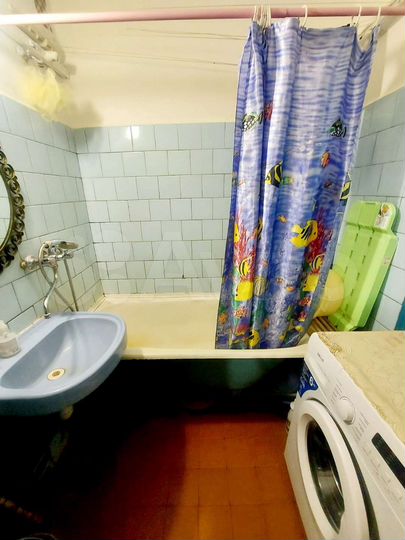 Комната 8 м² в 4-к., 1/5 эт.