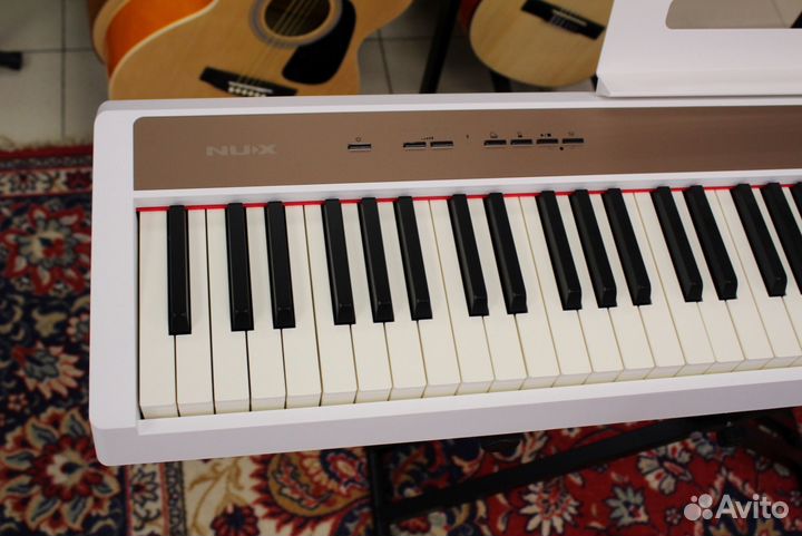 Цифровое пианино Nux