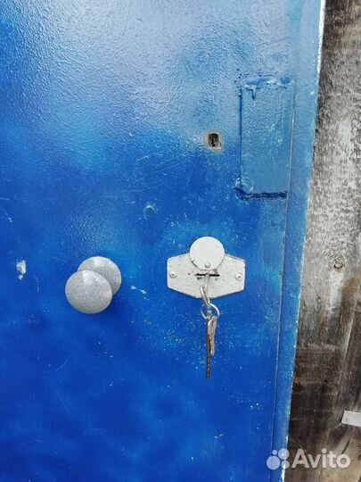 Дверь входная металлическая правая бу