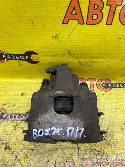 Суппорт передний правый Chrysler Voyager GS VM425