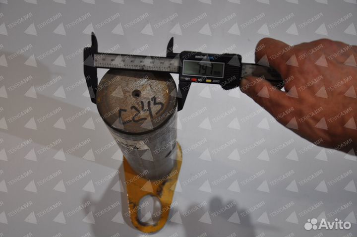 Палец 4043000016 sdlg LG952/LG-953