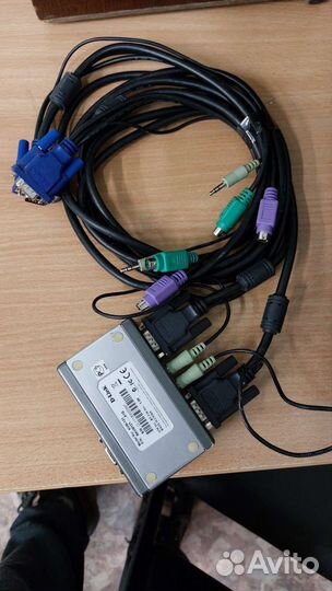Соединитель 2х пк Свич D-Link KVM-121
