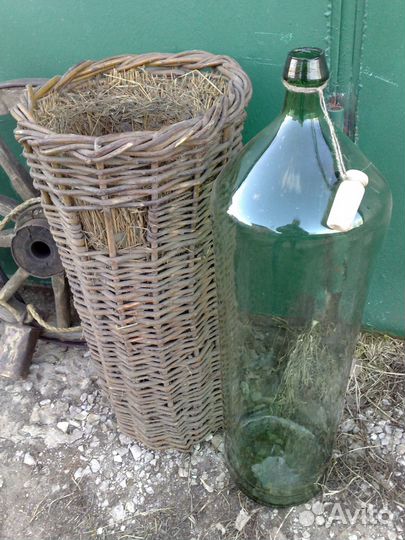 Бутыль большая старинная, зеленая,сундуки лубяные