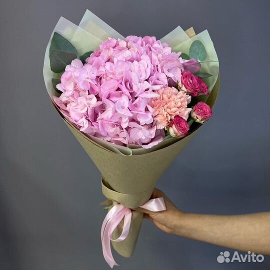 Красивый яркий букет на 1 сентября