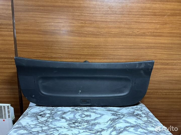 Обшивка двери багажника Kia Rio 4 X-line 2017