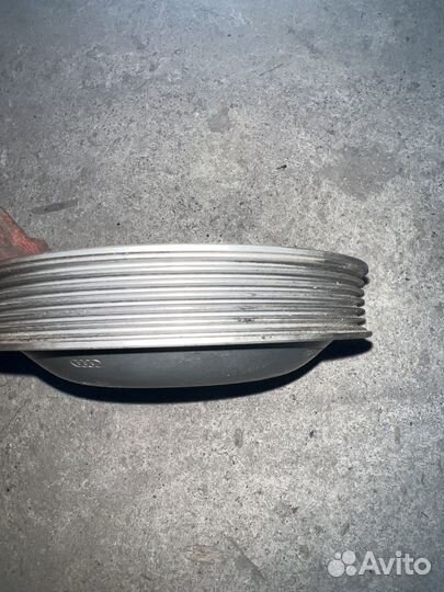 Шкив помпы 06E121031 Audi A6 3.2л 3.0л