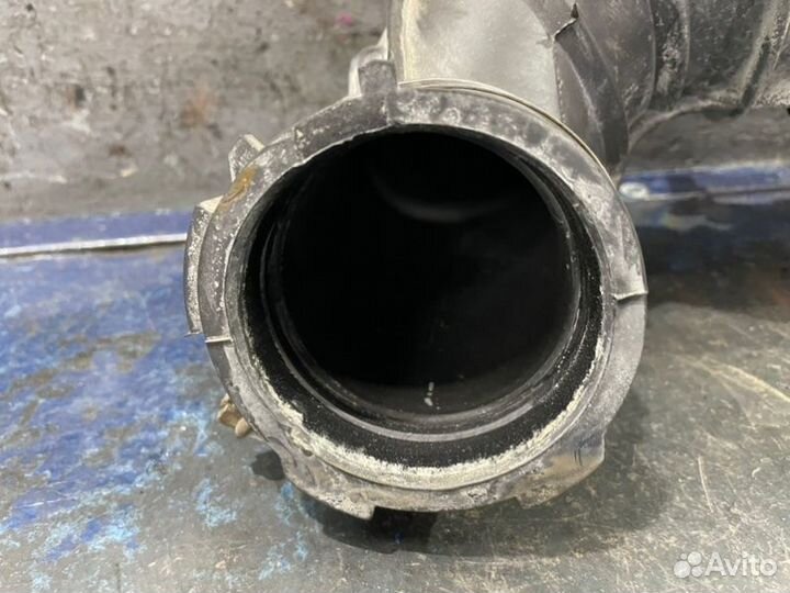 Патрубок дросселя Toyota Avensis T25 1AZ-FSE 2.0