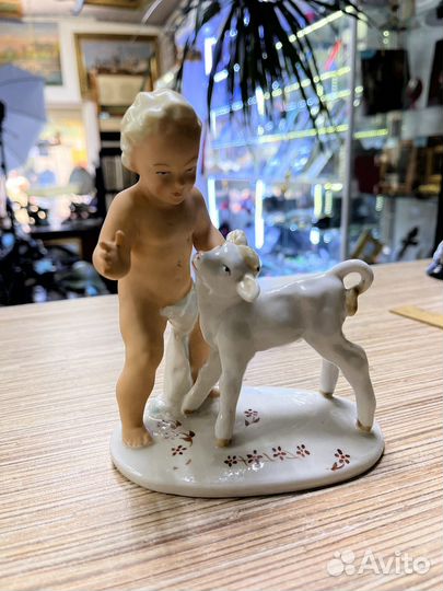 Статуэтка Мальчик с теленком Германия 1960г