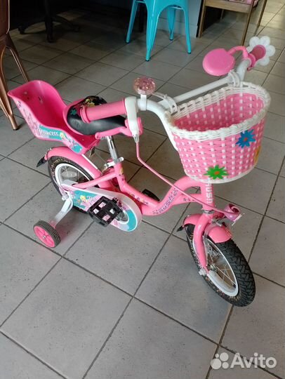 Велосипед для девочки почти новый