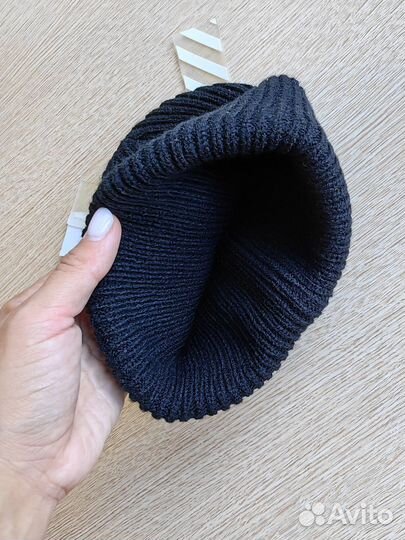 Мужская шапка off white