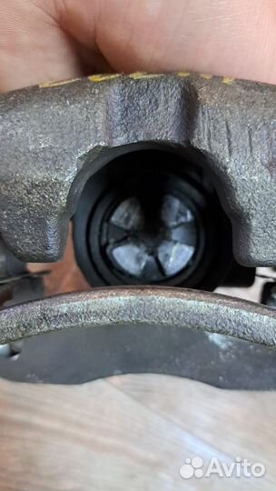 Суппорт тормозной задний правый Honda Civic