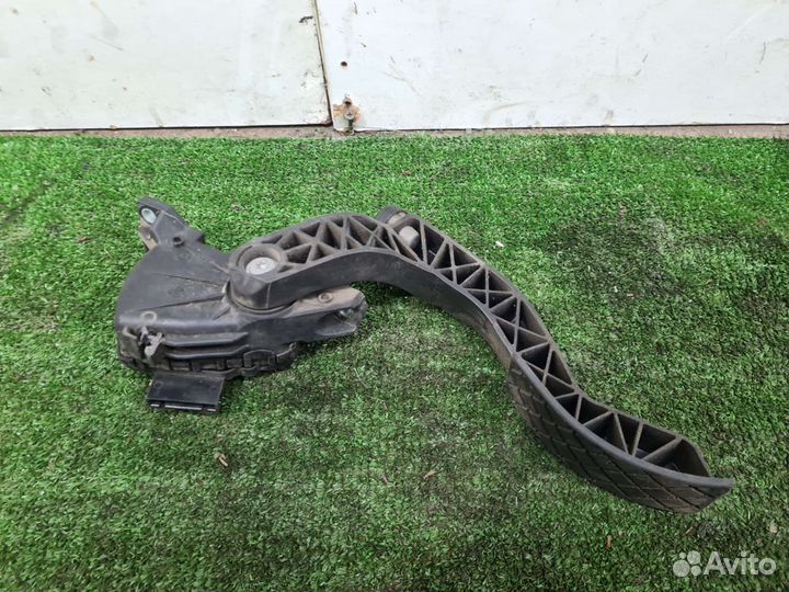 Педаль газа Vw Passat B5+ AWT 2003