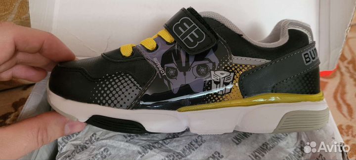 Кроссовки детские