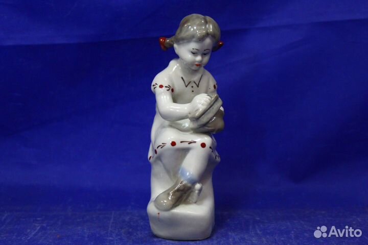 Девочка чистит обувь ботинок Всё сама Статуэтка фа