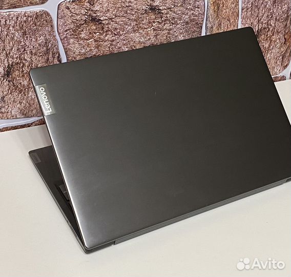 Игровой Lenovо ноутбук i3-7gen/mx110-2gb/12gb/ssd