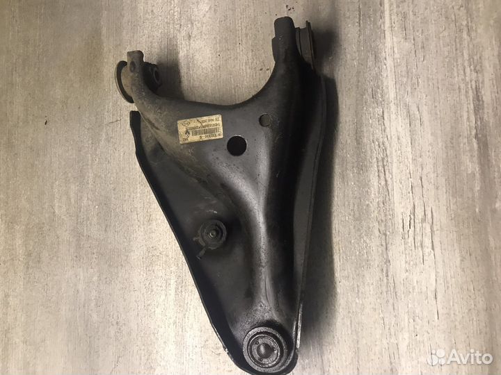 Рено логан сандеро рычаг правый