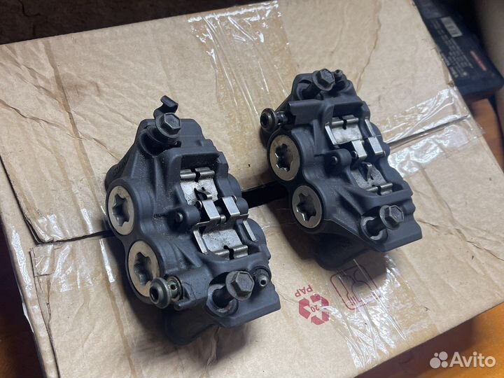 Тормозные суппорта yamaha mt09 fj09 xsr900 mtm850