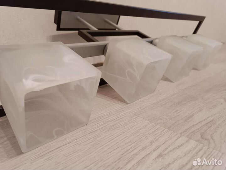 Люстра и светильники настенные бра 2 шт