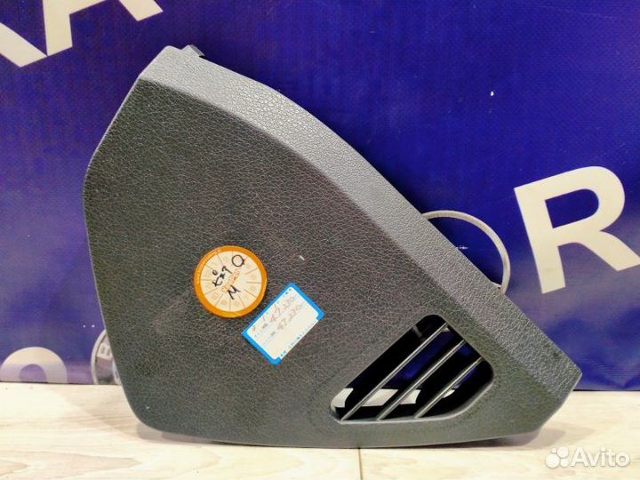 Накладка консоли правая Mercedes-Benz 211.056 E