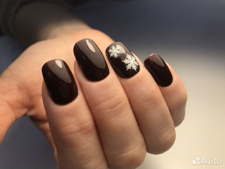 Маникюр с покрытием гель-лаком