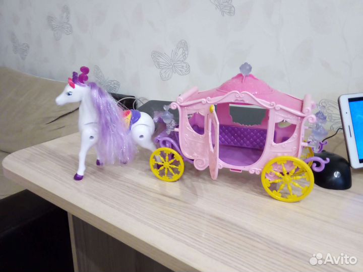 Карета с лошадью