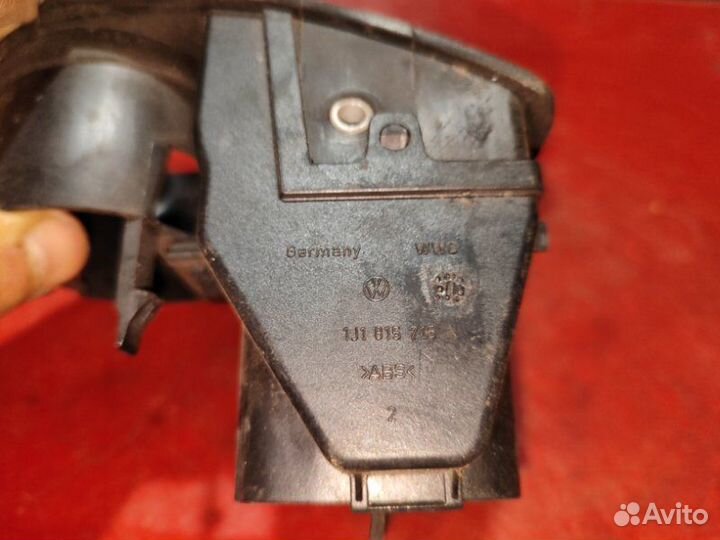 Дефлектор в торпедо левый Volkswagen Golf 4