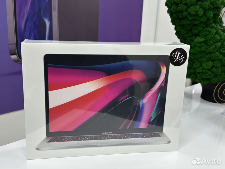 MacBook Pro 13 2022 8/256gb M2 Silver mphe3 NEW