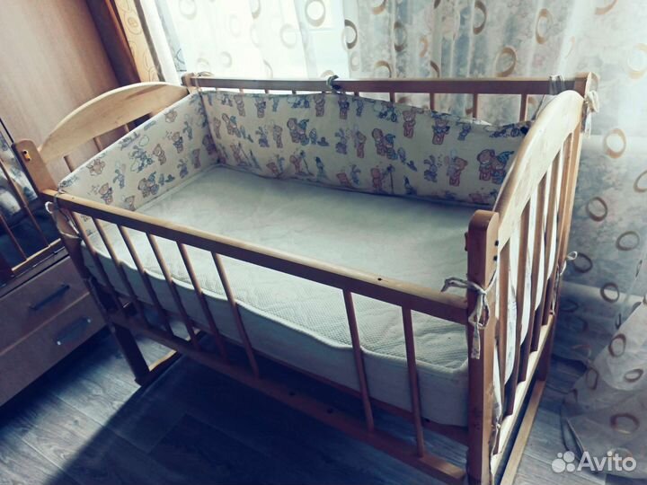 Коляска, кроватка, переноска, вещи, пелёнки