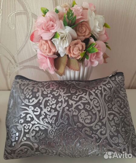 Косметичка серебряная