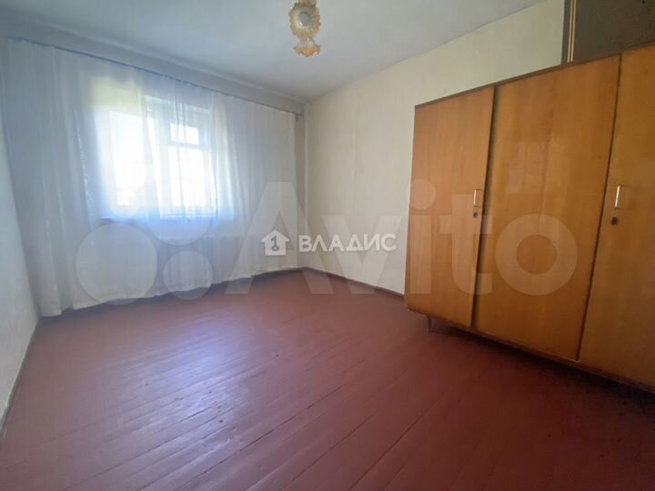 2-к. квартира, 35 м², 3/3 эт.